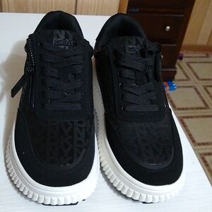 New cuty sneakers DKNY